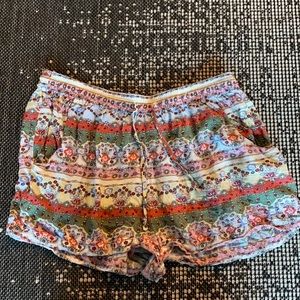 American Eagle loose shorts